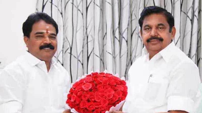 AIADMK executive against elangovan as Salem suburban district secretary