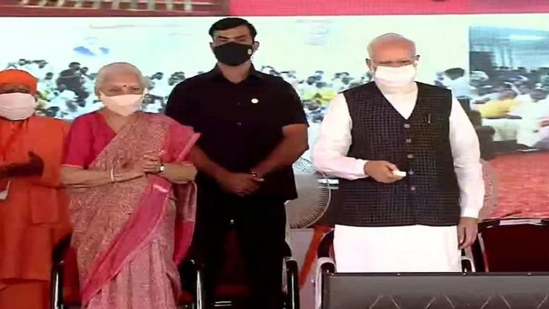 PM Modi inaugurates 9 Medical Colleges in Siddharth Nagar UP pod