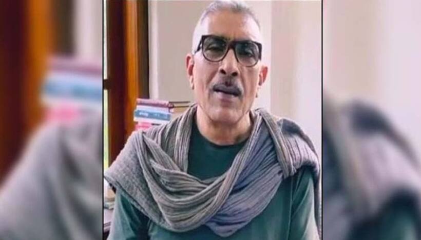 Bajrang Dal activists throw ink at Prakash Jha, vandalises Aashram 3 sets (Report)
