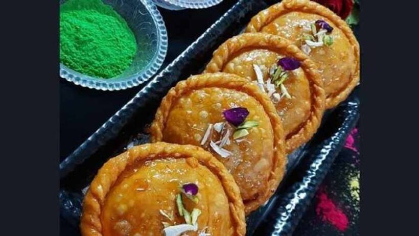 Holi 2024: न सांचा न चम्मच,20 मिनट में कद्दूकस से बनाएं डिजाइनर गुजिया