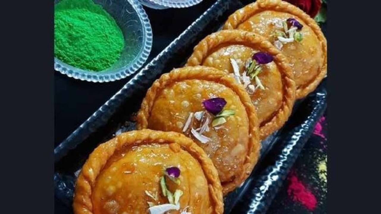 Holi 2024: न सांचा न चम्मच,20 मिनट में कद्दूकस से बनाएं डिजाइनर गुजिया
