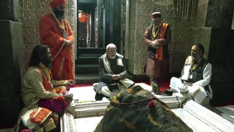 PM Modi offers prayers at Kedarnath temple in Uttarakhand pod