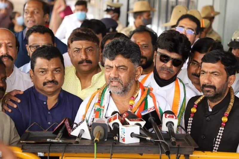 dk shivakumar performs special pooja to srigrama devi Over Congress Won In Hangal By Poll rbj