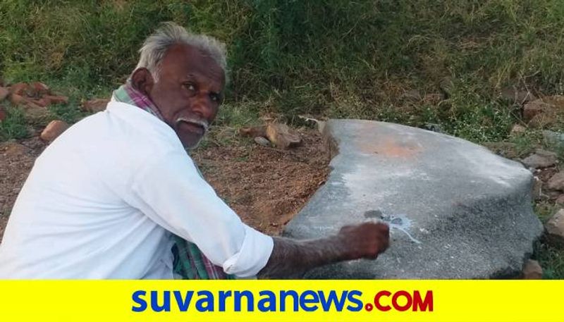 People Curiosity About Ringing Rocks at Ron in Gadag grg