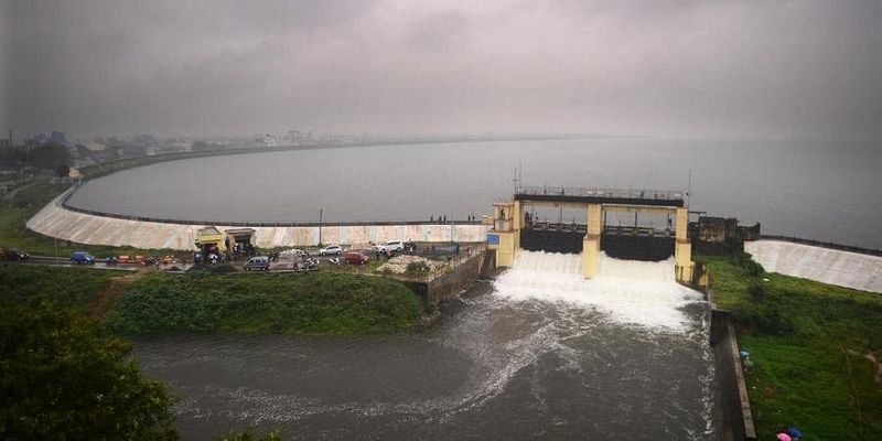 Due to heavy rains water has been released from the lake around Chennai as a precautionary measure KAK