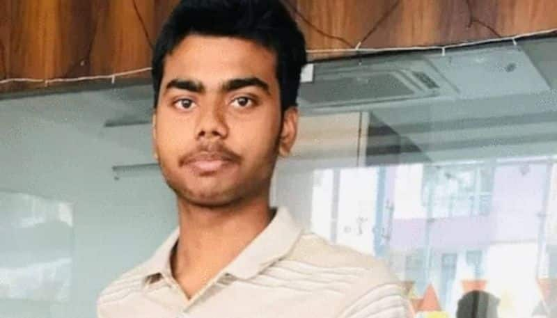 Aman kumar tripathi got fourth rank NEET exam 2021