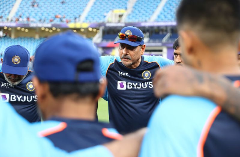 ICC T20 World Cup 2021: Ravi Shastri gives 'stirring speech' to 'Team India' as he signs off from head coach role (WATCH)-ayh