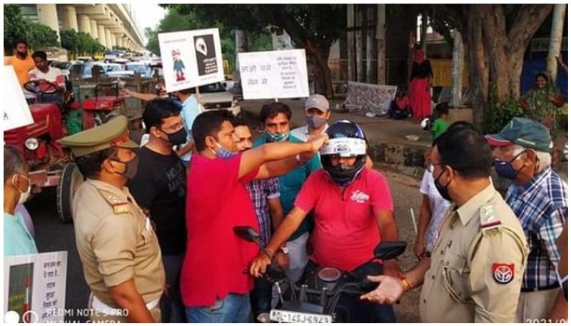 Bihar man sells land to distribute helmets after death of his friend in bike accident with out helmet