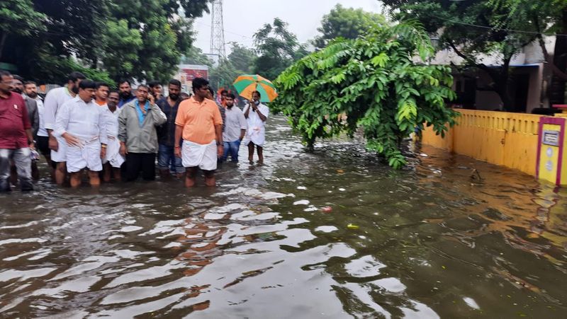 after annamalai Nagercoil bjp mla gandhi flood photo shoot video goes viral on social media