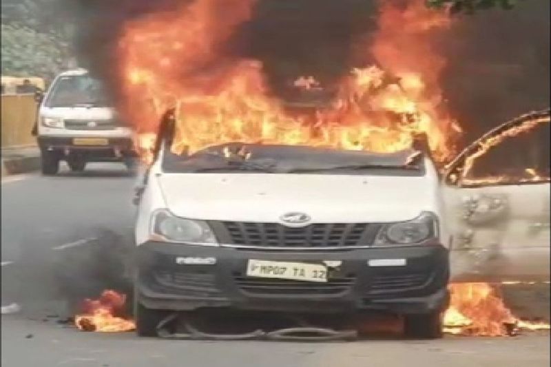 Car Fire Safety Guide How to Maintain and escape from Car fire mishap