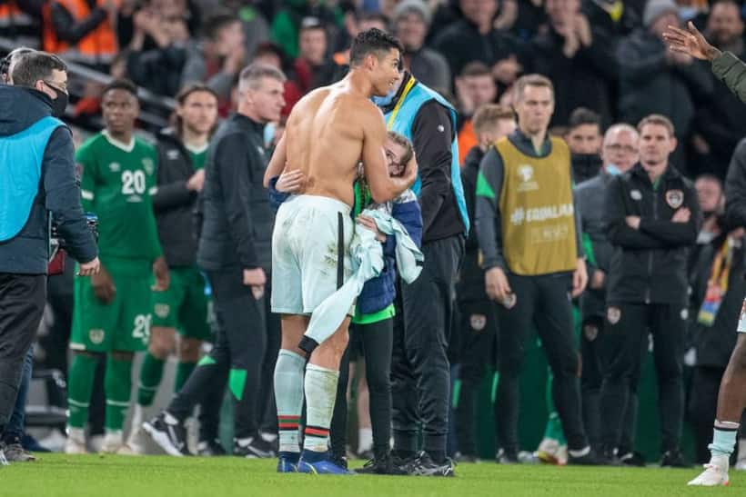 Cristiano Ronaldo's humble gesture to a tearful young girl will melt your heart (WATCH)