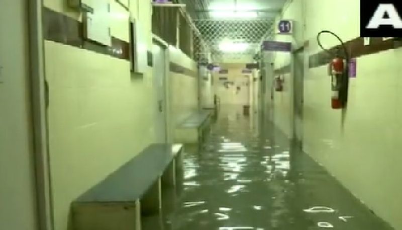 video in which esi hospital in chennai flooded with water