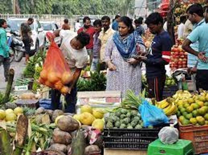 महंगाई के मोर्चे पर आम लोगों को लगा झटका, तीन महीने के हाई पर Retail Inflation