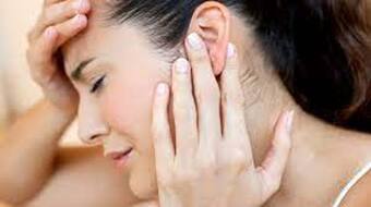 Health Tips: చెవి నొప్పి తో బాధపడుతున్నారా.. వెల్లుల్లితో ఈ నొప్పికి చెక్ పెట్టండి!