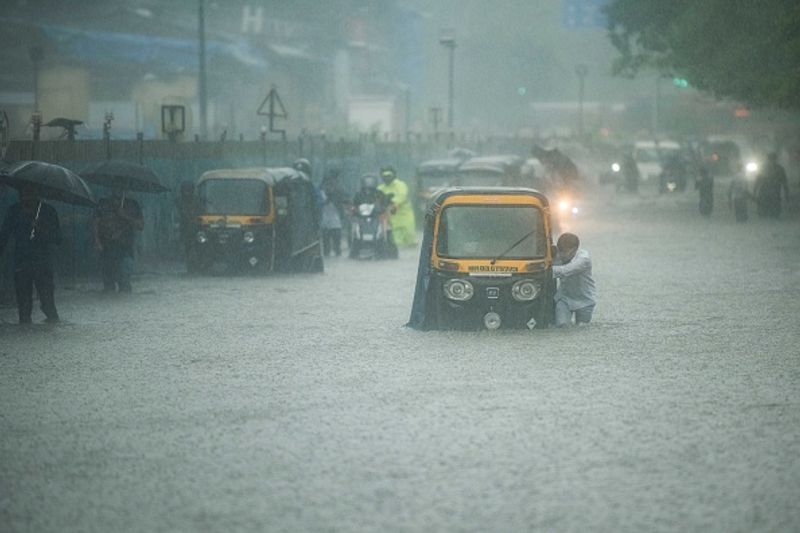 Cyclone jawad:   Ndrf  and sdrf teams ready for rescue in Visakhapatnam