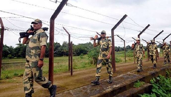 बॉर्डर से सटे अरनिया सेक्टर में जवानों ने पाक घुसपैठिया को मार गिराया