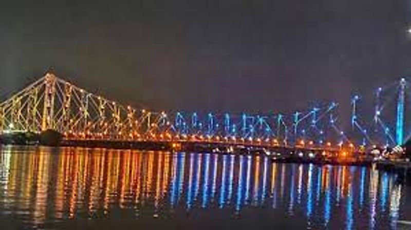 Kolkata's Howrah Bridge: Do you know these interesting facts about this ...