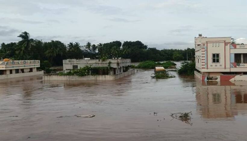 Kadapa Rains: సీఎం సొంత జిల్లాలో వర్షబీభత్సం... వరదల్లో కొట్టుకుపోయిన 30మంది, మూడు మృతదేహాలు లభ్యం