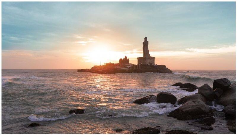 Travellers must visit this beautyfull places at kanyakumari full details are here