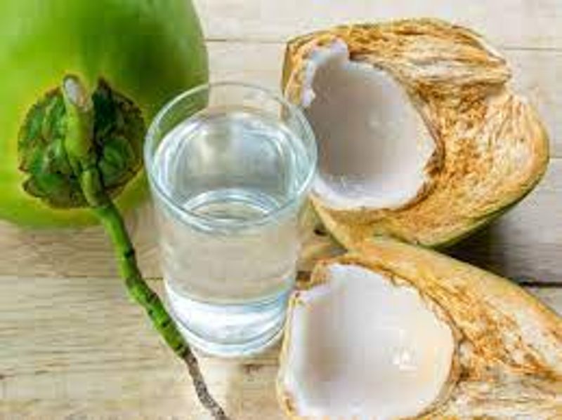 Health Benefits of Drinking Coconut Water Daily!