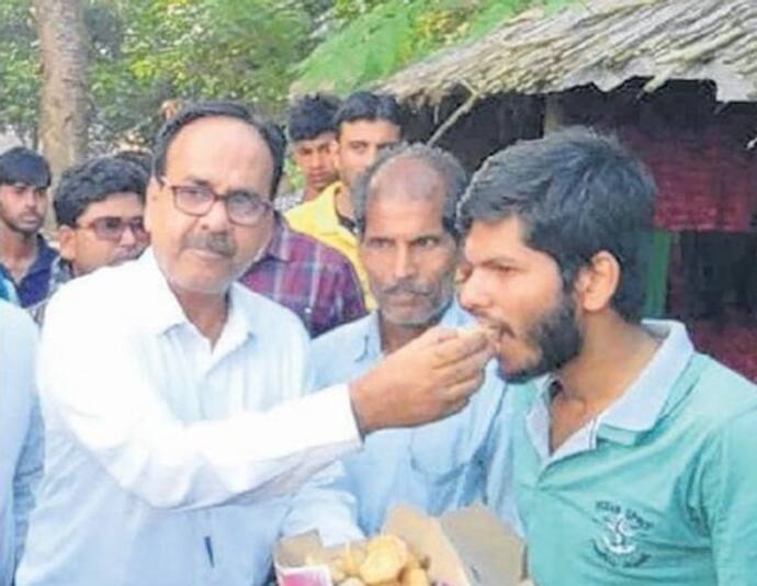 Murshidabad: দিনবদলের গল্প, স্টেথোস্কোপ গলায় নতুন স্বপ্ন মজুরের ছেলের চোখে