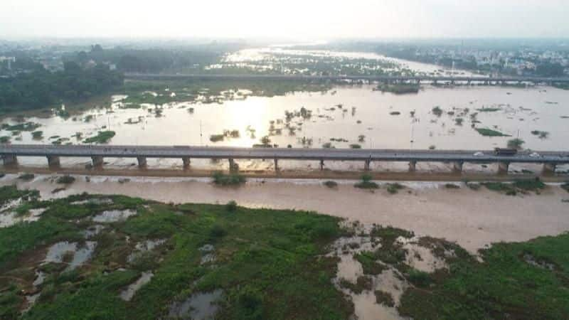 TTV Dhinakaran has expressed his opposition to the construction of a barrage across Palaru kak