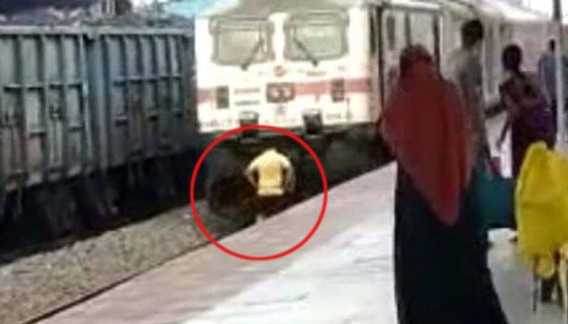 young man commits suicide in ramagundam railway station