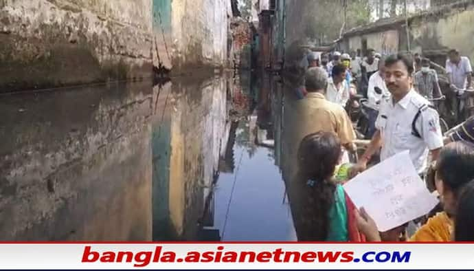 Howrah water logging- ৯ মাস ধরে জলের তলায় গোটা এলাকা, পুরভোটের মুখে পথ অবরোধ স্থানীয়দের