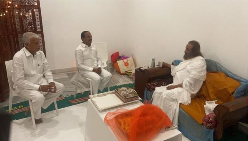 huzurabad bjp mla eatala rajender meeting with ravishankar guruji at hyderabad