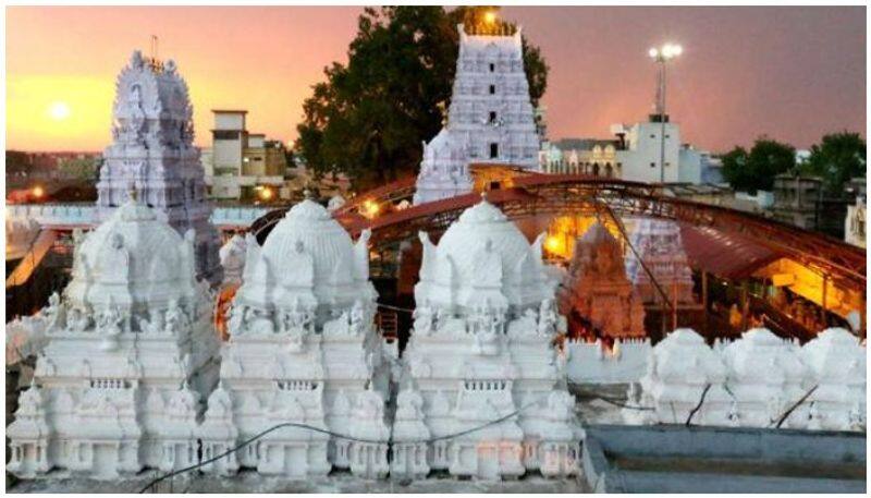 Know the speciality of Vemulavada sri raja rajeswara swami temple