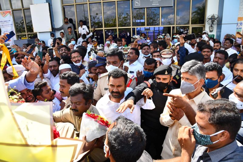 ap police rejected chandrababu to visit rayala cheruvu in tirupati