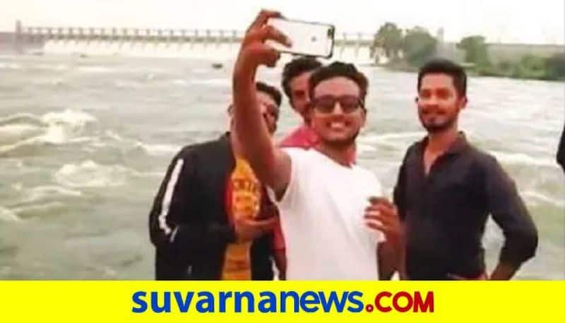 People Taking Selfie on Dilapidated Bridge in Hosapete grg