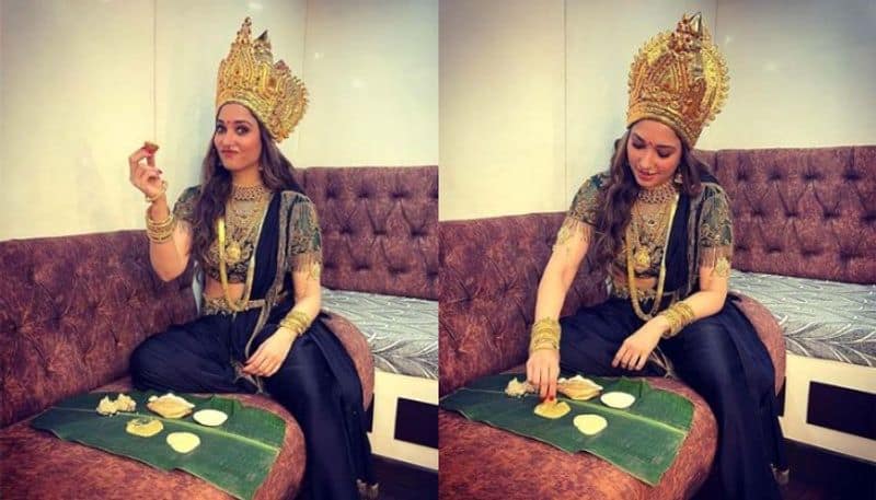 This is how Tamannaah Feels while eating food on banana leaf