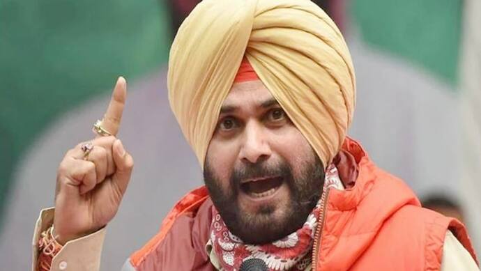 Sidhu ने अपनी ही चन्नी सरकार के खिलाफ फिर खोला मोर्चा, आमरण अनशन पर बैठ जाने की दी चेतावनी...