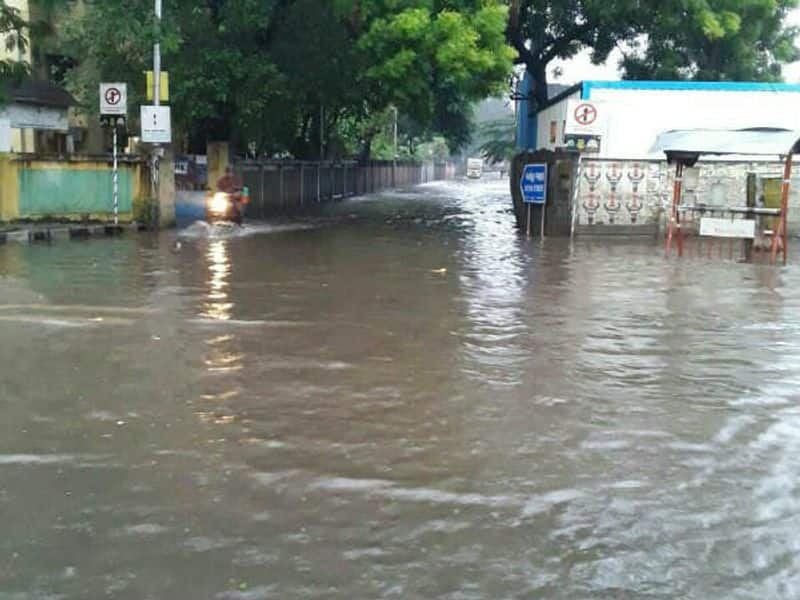 It is a false news that the flood water has not subsided in Chennai... edappadi palanisamy