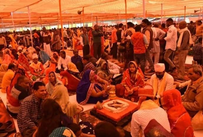 UP News: अयोध्या में हुआ सामूहिक विवाह समारोह, 3500 से अधिक जोड़ों का एक साथ कराया गया विवाह