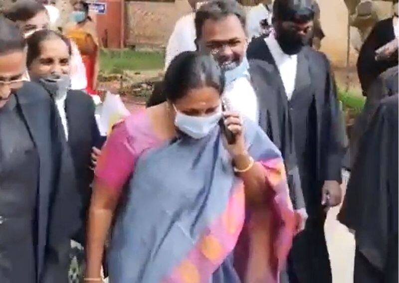 Bjp kovai south mla vanathi seenivasan and 6 members released admk case