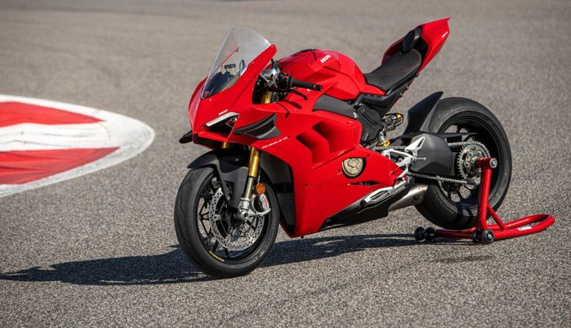 2022 Ducati Panigale V4 unveiled