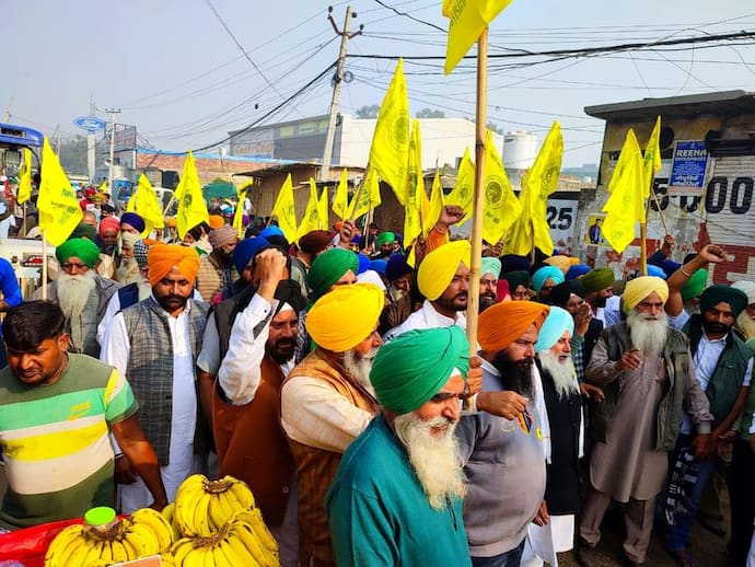 Farmer Protest:  কৃষি মন্ত্রীর ঘরে ফেরার আর্জি, তারপরেও কৃষক-সরকার টানা পোড়েন অব্যাহত