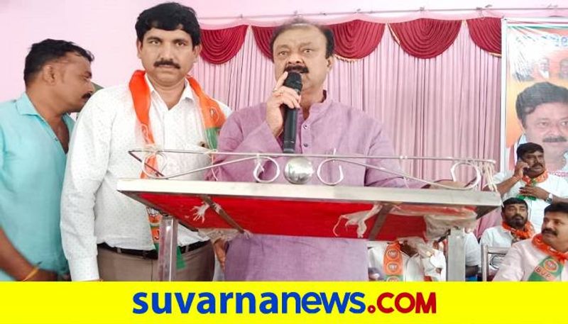 No need to fear election contest: Narayana Gowda snr