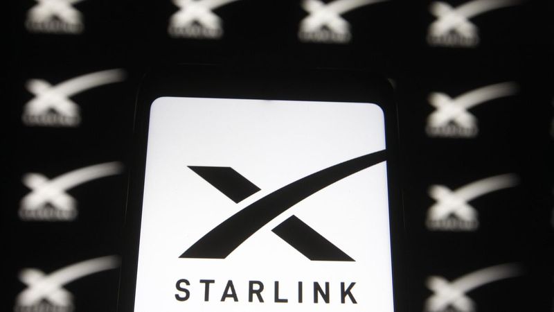 SpaceX inks deal to provide Starlink internet service on planes gcw