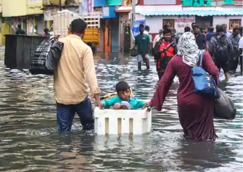 Monsoon rains continued to batter several regions of Chennai Tamil Nadu mnj