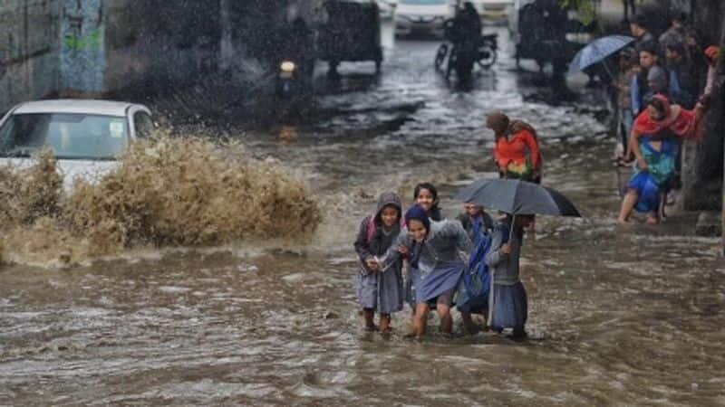 Heavy Rain...Nagapattinam district schools holiday