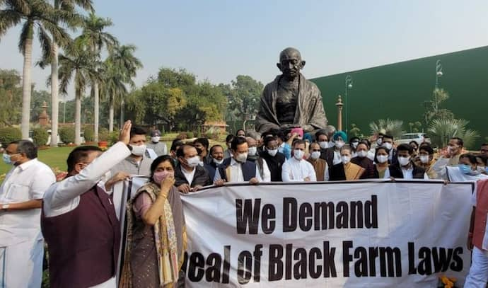 Farm Laws: 'কৃষি আইন প্রত্যাহার'-এর দাবিতে সংসদের সামনে বিক্ষোভ, সোশ্যাল মিডিয়ায় ট্রোলড কংগ্রেস