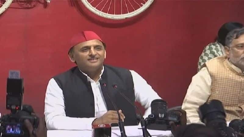 Akhilesh Yadav says Yogi Adityanath didnt take a dip in Ganga as he knew it is dirty gcw