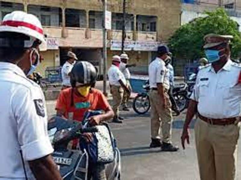 Srinivas Attacks On Traffic Constable In Bhimavaram