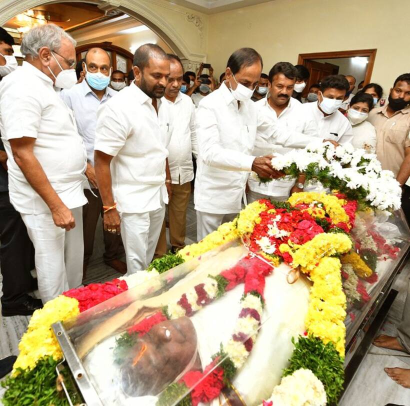 Konijeti Rosaiah Last rites: రేపు కొంపల్లిలో రోశయ్య అంత్యక్రియలు.. ప్రభుత్వ లాంఛనాలతో  ఏర్పాట్లకు ఆదేశం..