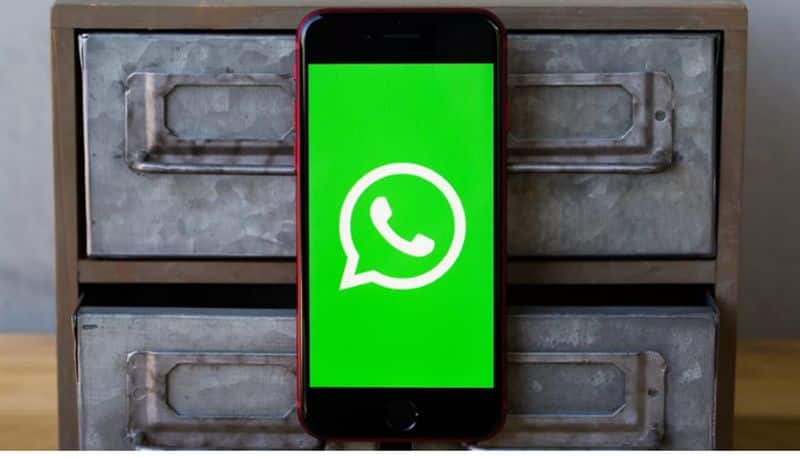 WhatsApp is now letting you preview voice messages before sending them