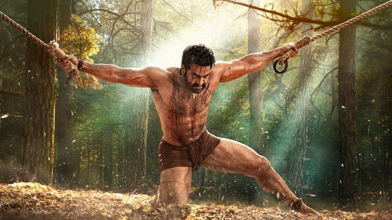 RRR latest poster: Jr NTR's flaunting his six-pack abs; fans are going gaga over his look as Bheem  RCB