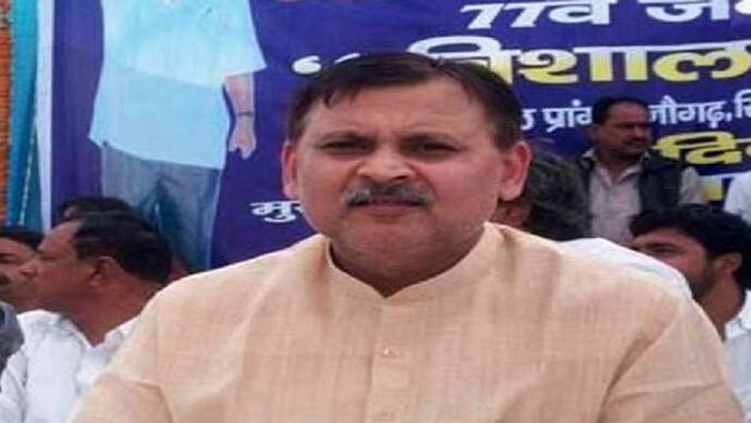 BSP की बड़ी कार्रवाई, MLA विनय शंकर तिवारी और दो अन्य नेताओं को पार्टी से किया बाहर